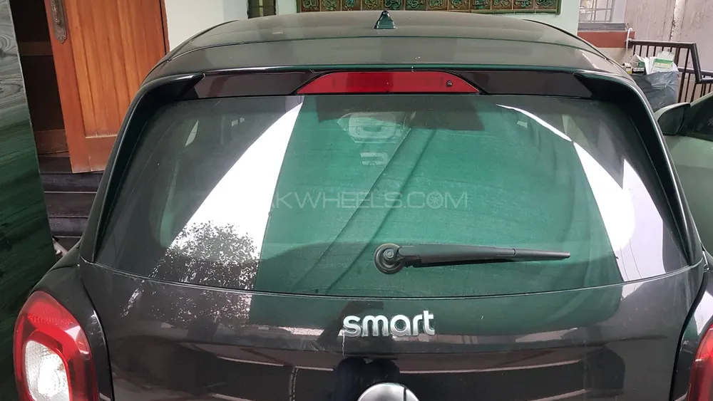 Mercedes Benz Smart Forfour 2015 for Sale in Lahore Image-1
