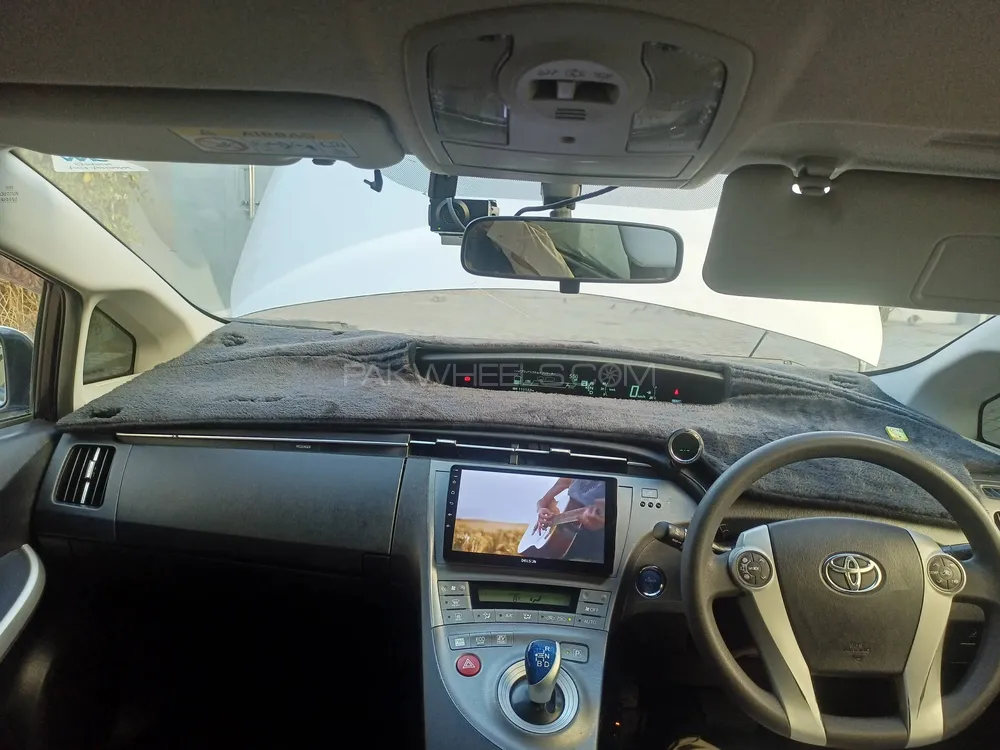 Toyota Prius 2013 for Sale in Quetta Image-1
