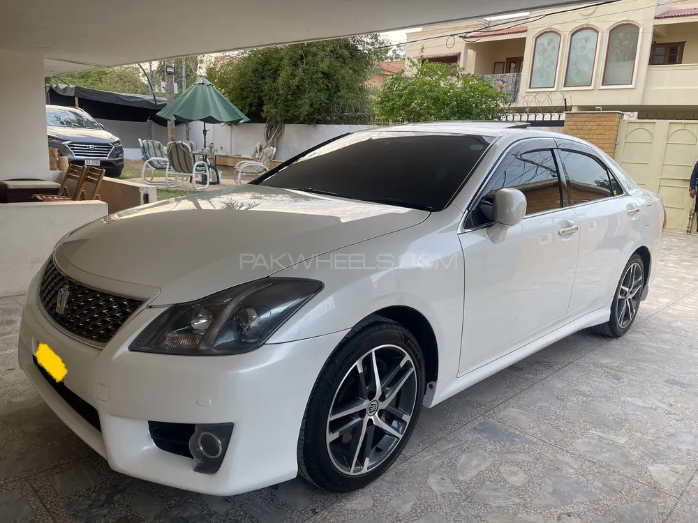 Toyota Crown 2010 for Sale in Karachi Image-1