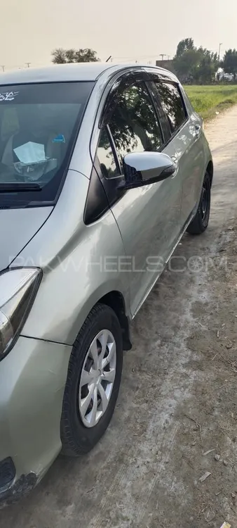 Toyota Vitz 2011 for Sale in Jacobabad Image-1