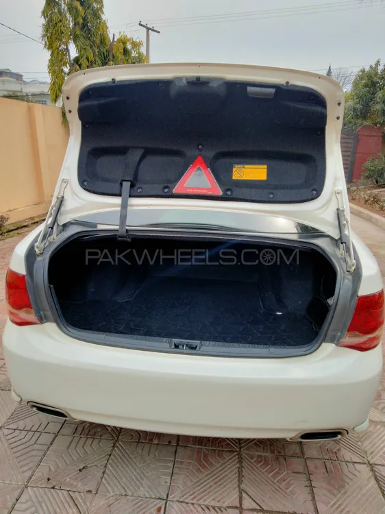 Toyota Crown 2008 for Sale in Islamabad Image-1