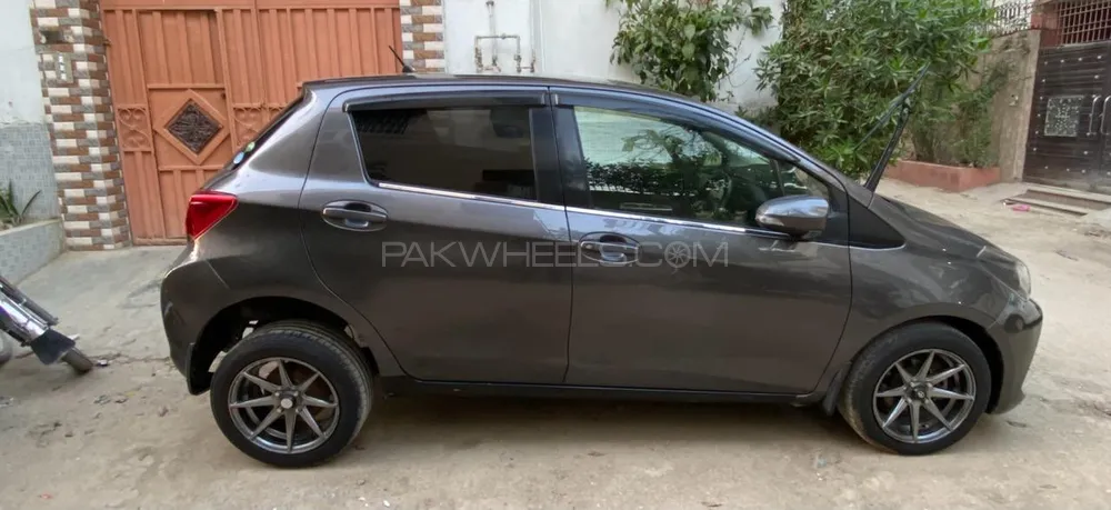 Toyota Vitz 2015 for sale in Karachi