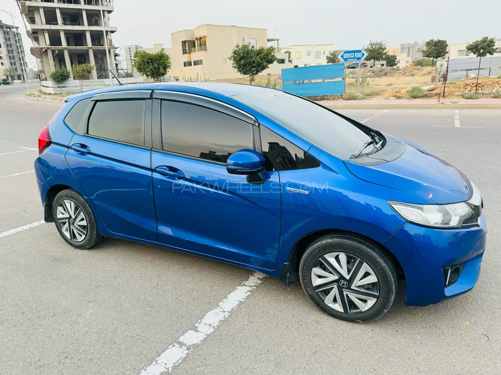 Honda Fit 2017 for Sale in Karachi Image-1