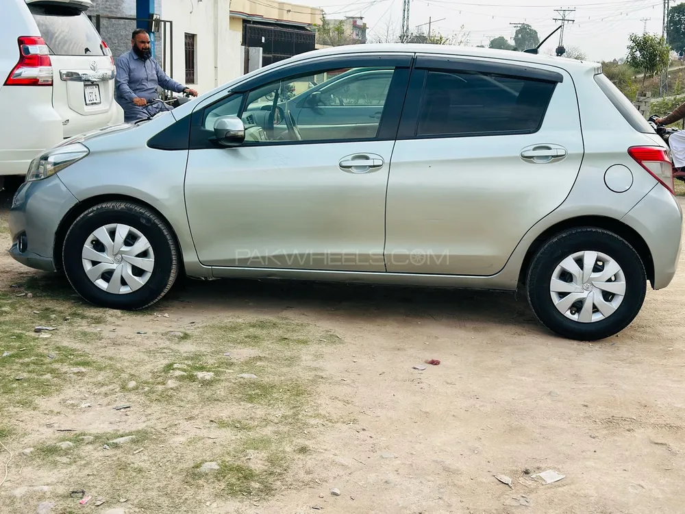 Toyota Vitz 2015 for sale in Mirpur A.K.