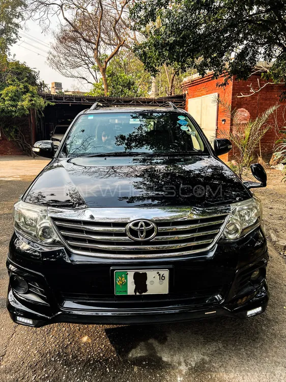 Toyota Fortuner 2016 for Sale in Lahore Image-1