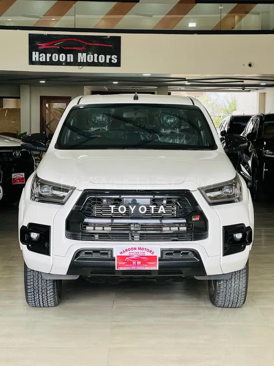 Toyota Hilux 2023 for Sale in Layyah Image-1