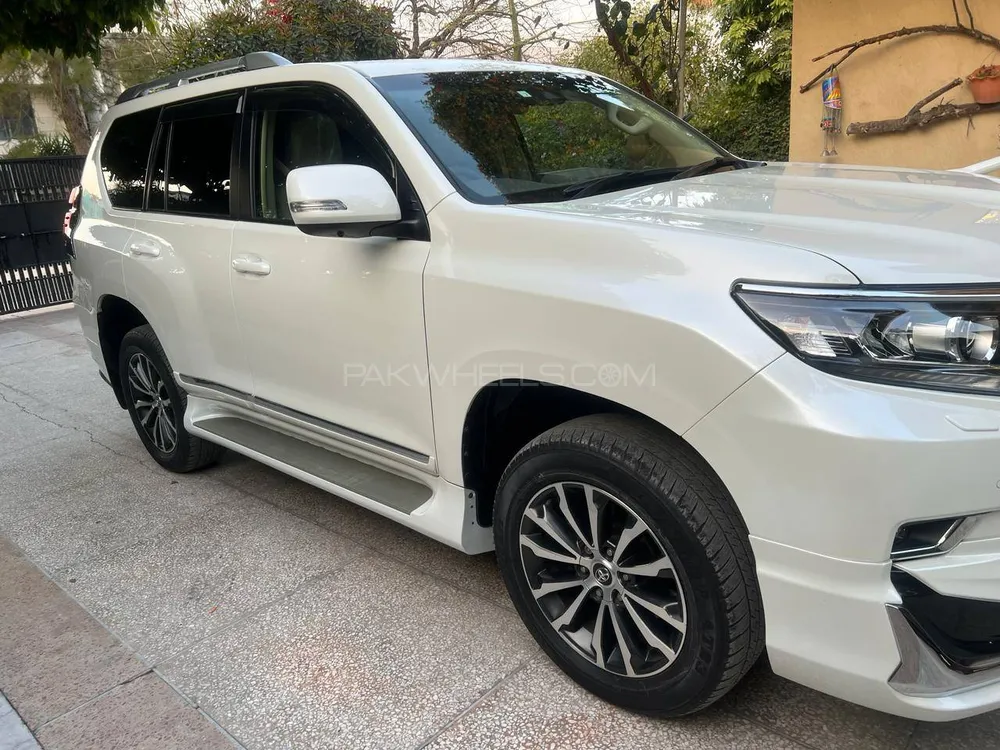 Toyota Prado 2018 for Sale in Islamabad Image-1