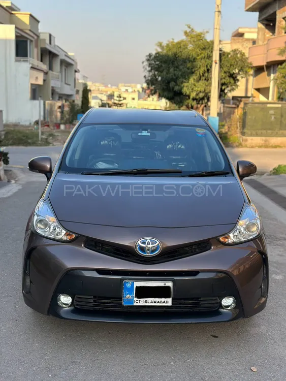 Toyota Prius Alpha 2017 for sale in Islamabad