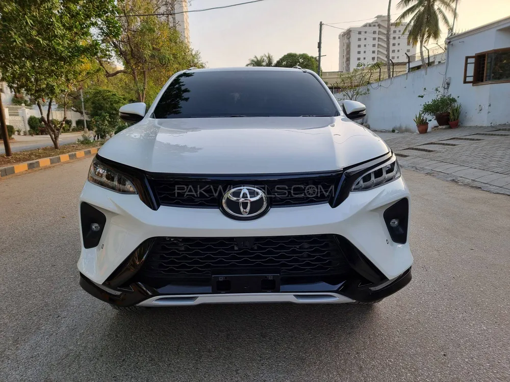 Toyota Fortuner 2023 for Sale in Karachi Image-1