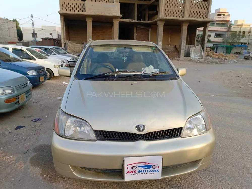 Toyota Platz 2001 for Sale in Karachi Image-1