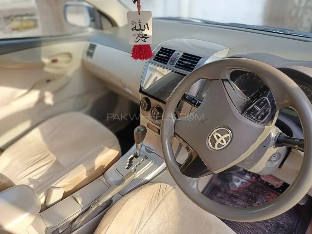 Toyota Corolla Axio 2013 for sale in Multan