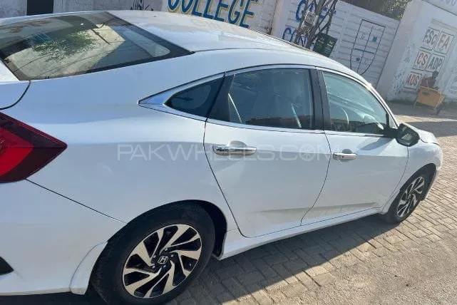 Honda Civic 2018 for Sale in Samanabad Image-1