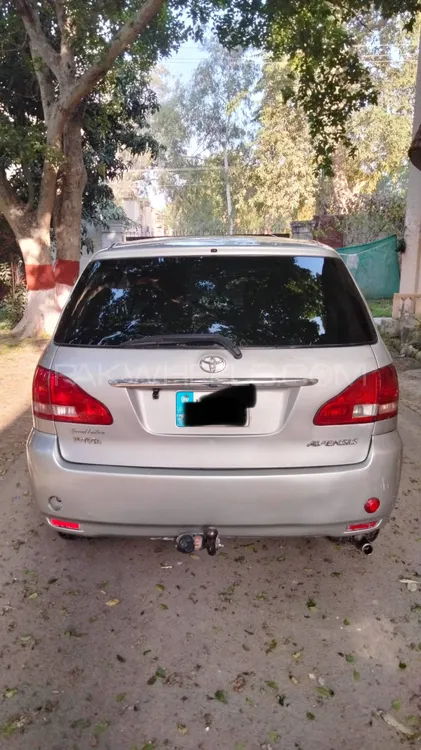 Toyota Avensis 2002 for Sale in Lahore Image-1