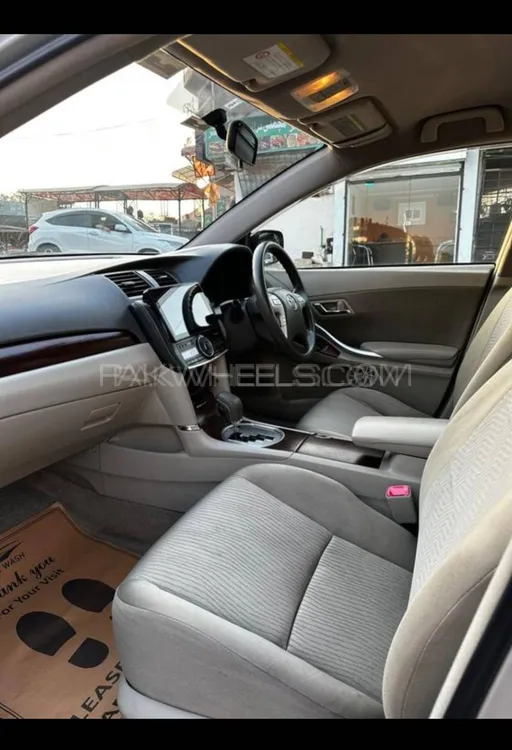 Toyota Premio 2012 for Sale in Islamabad Image-1