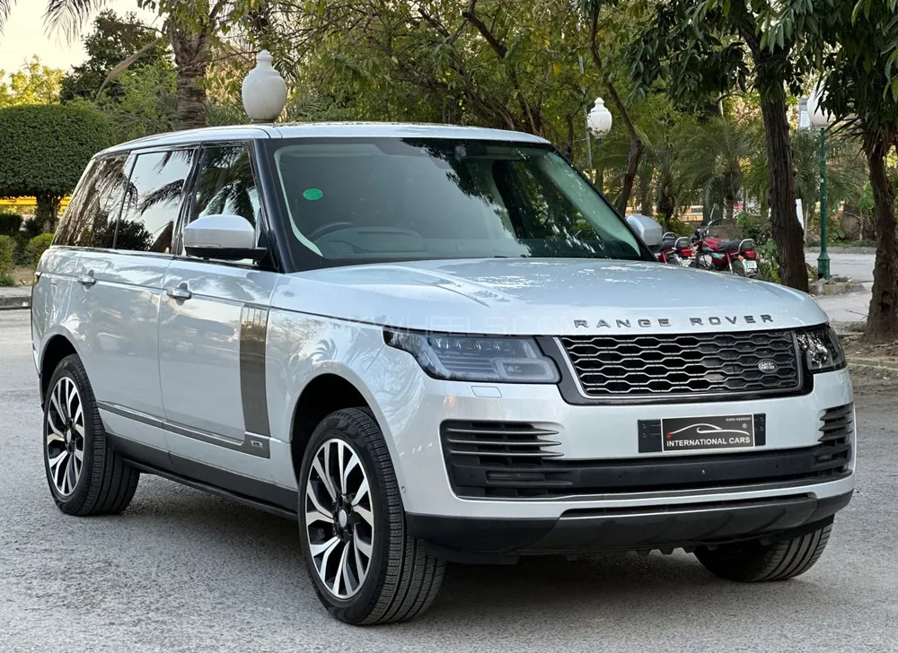 Range Rover Vogue 2018 for Sale in Islamabad Image-1