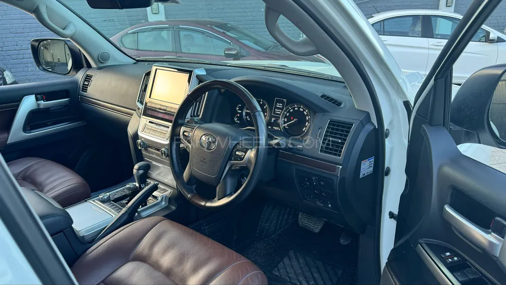 Toyota Land Cruiser 2019 for Sale in Islamabad Toyota Land Cruiser 2019 for Sale in Islamabad Image-3