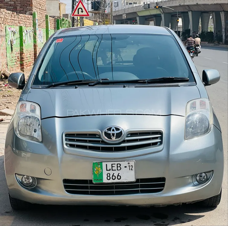 Toyota Vitz 2006 for Sale in Multan Image-1
