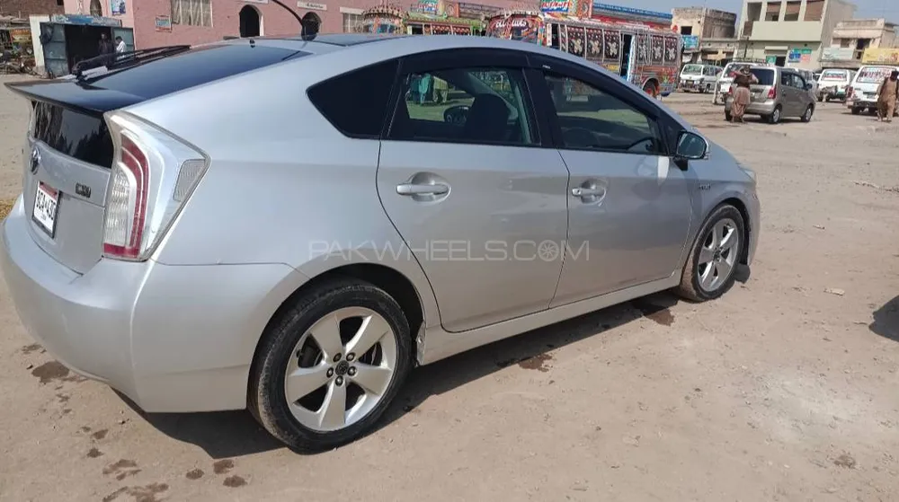 Toyota Prius 2011 for sale in Shorkot