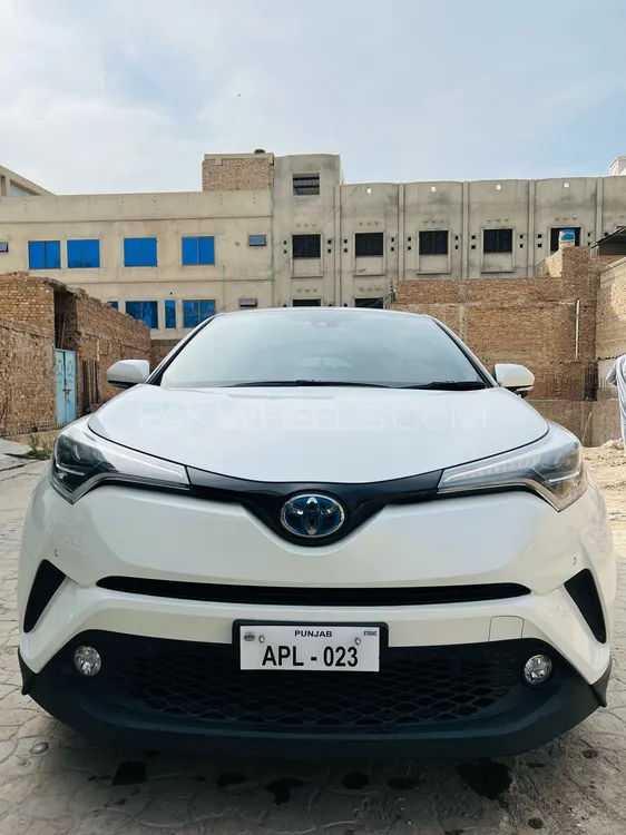 Toyota C-HR 2018 for Sale in Burewala Image-1