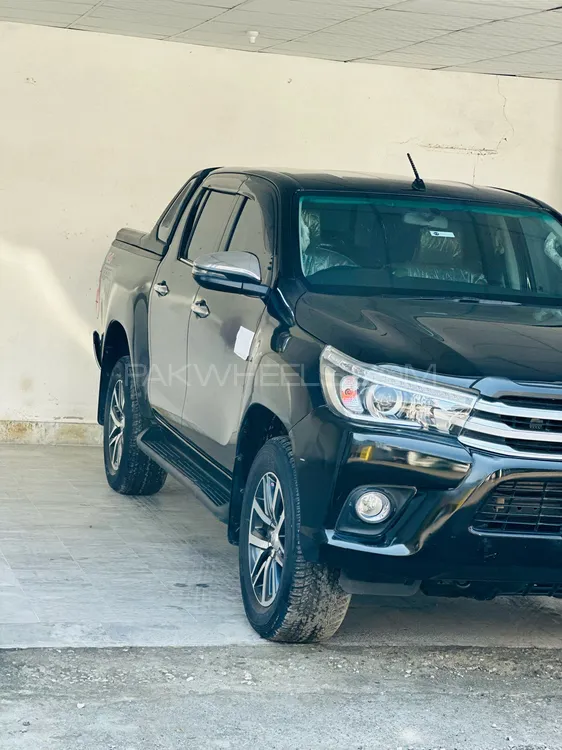 Toyota Hilux 2021 for Sale in Mardan Image-1