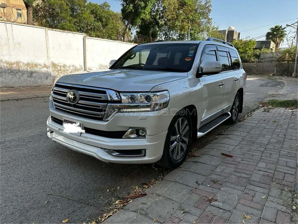 Toyota Land Cruiser 2017 for sale in Karachi