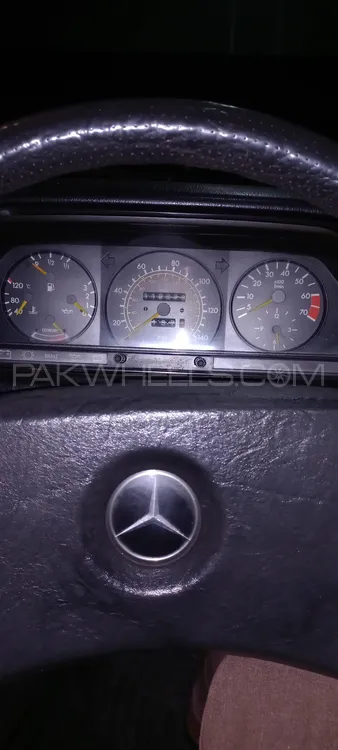 Mercedes Benz E Class 1985 for sale in Lahore