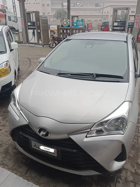 Toyota Vitz 2022 for Sale in Chiniot Image-1