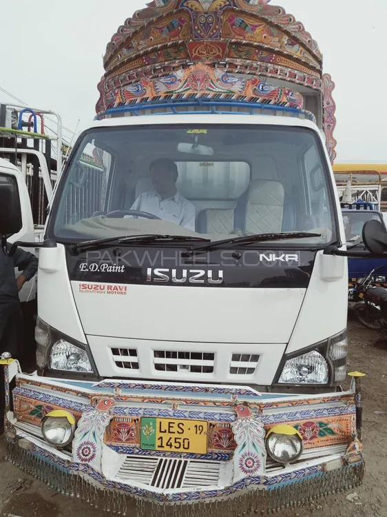 Isuzu NKR 2019 for Sale in Rawalpindi Image-1