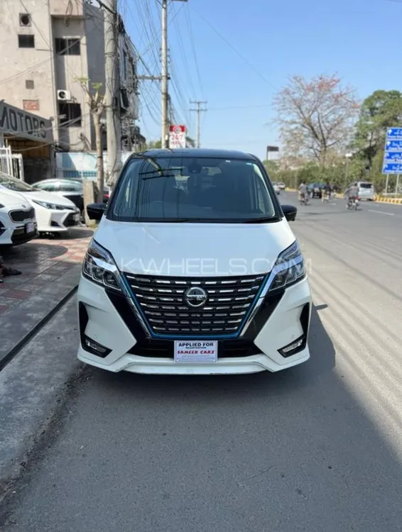 Nissan Serena 2021 for Sale in Lahore Image-1