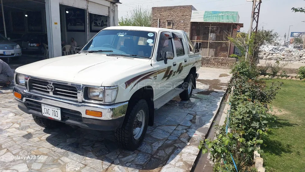 Toyota Hilux 1985 for sale in Peshawar