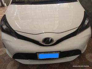Toyota Vitz 2015 for Sale