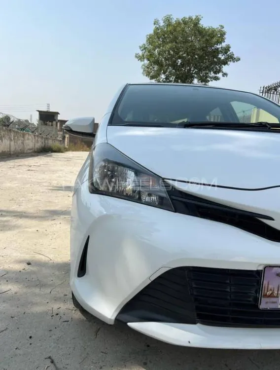 Toyota Vitz 2016 for Sale in Nowshera Image-1