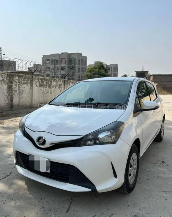 Toyota Vitz 2016 for Sale in Nowshera Image-1