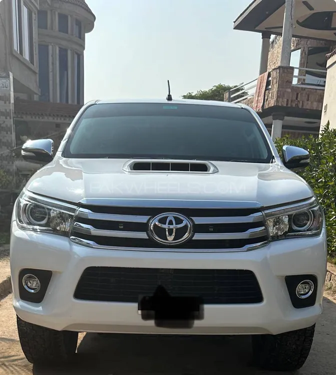 Toyota Hilux 2017 for Sale in Sargodha Image-1