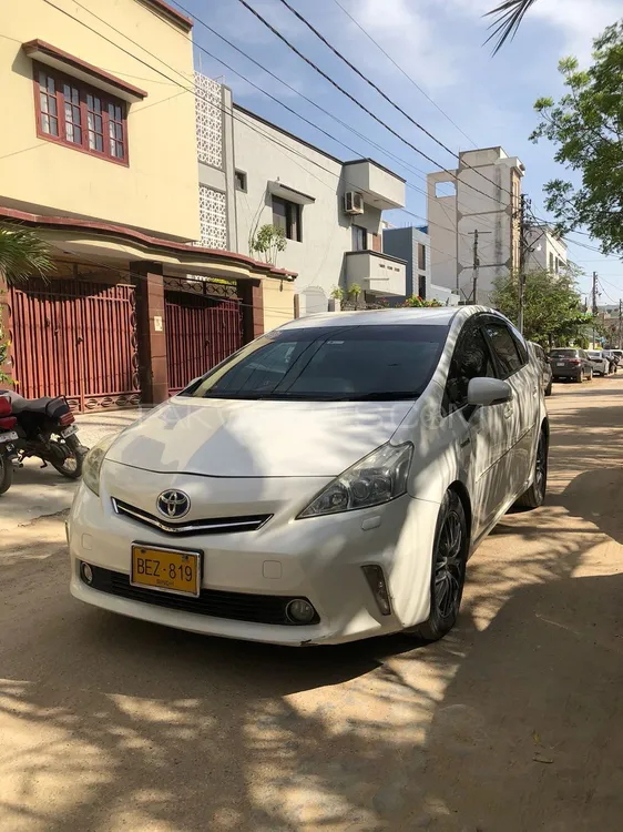 Toyota Prius Alpha 2012 for sale in Karachi