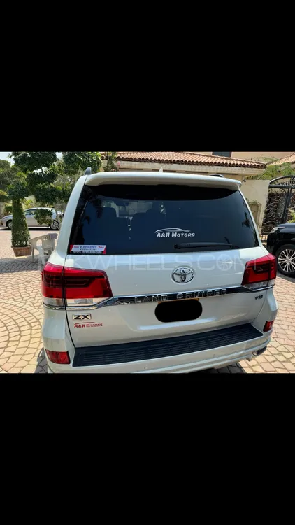 Toyota Land Cruiser 2015 for sale in Karachi
