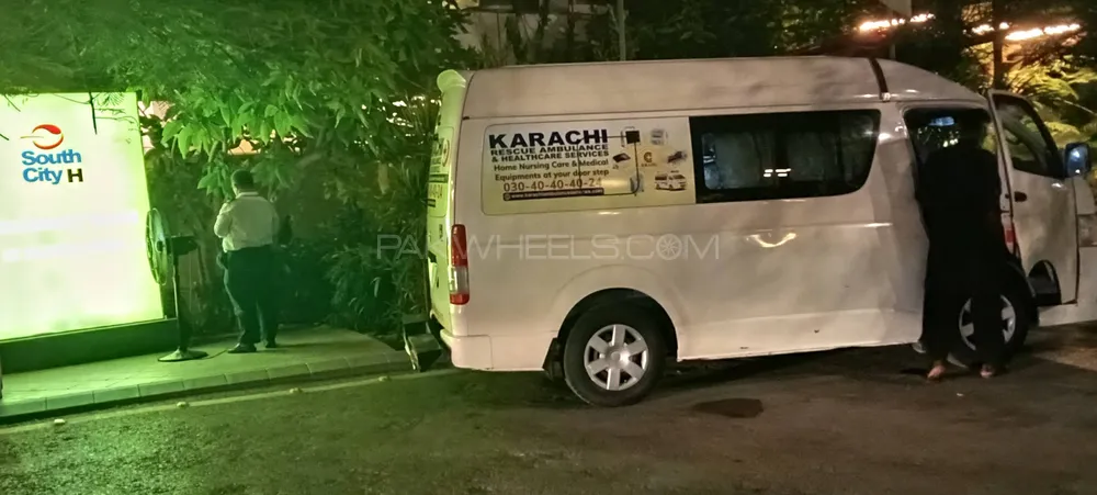 ٹویوٹا ہائی ایس 2015 for Sale in کراچی Image-1