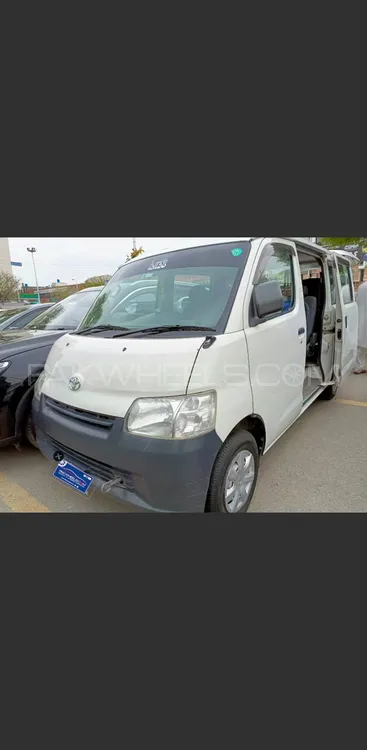 Toyota Town Ace 2012 for Sale in Islamabad Image-1