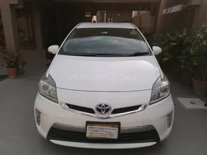 Toyota Prius S 1.8 2014 for Sale