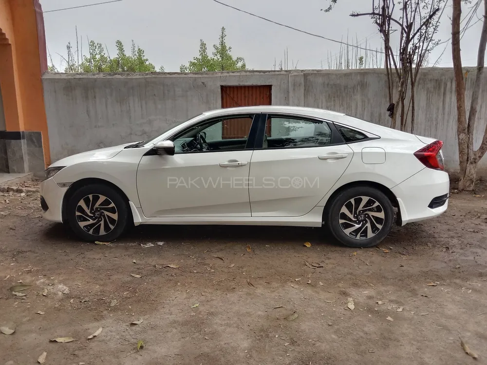 Honda Civic 2018 for Sale in Peshawar Image-1