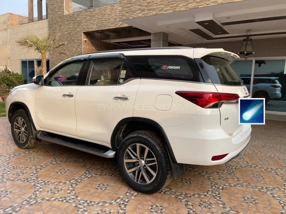 Toyota Fortuner 2019 for Sale in Fort Abbass Image-1