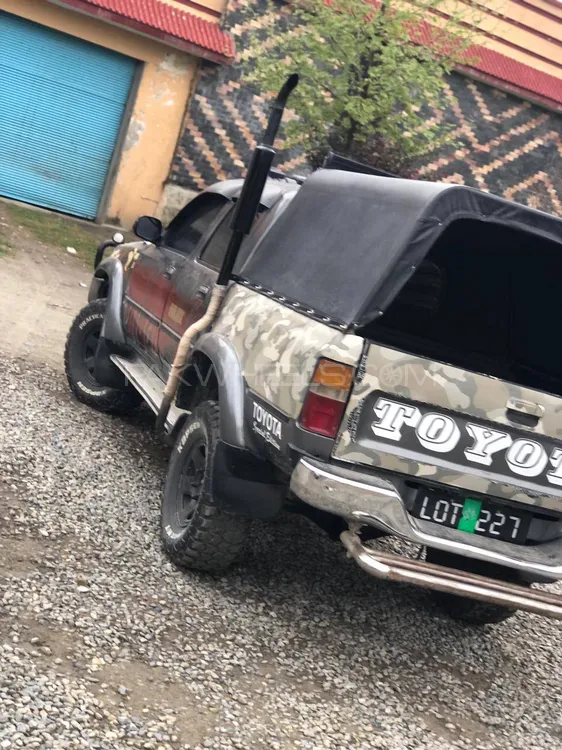 Toyota Hilux 1992 for Sale in Buner Image-1