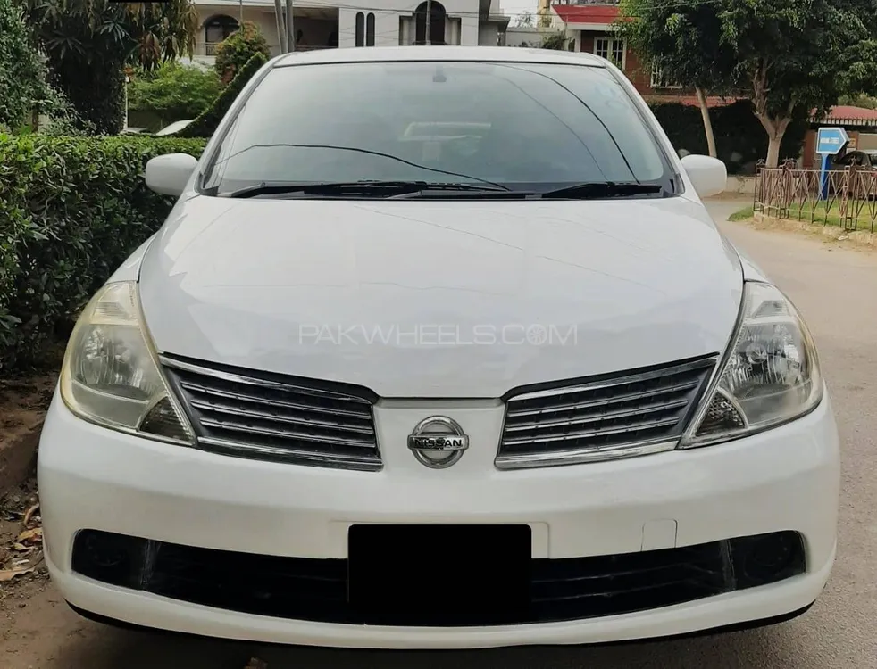Nissan Tiida 2007 for Sale in Karachi Image-1