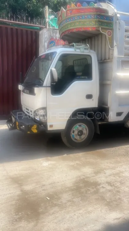 Isuzu NKR 2020 for Sale in Lahore Image-1