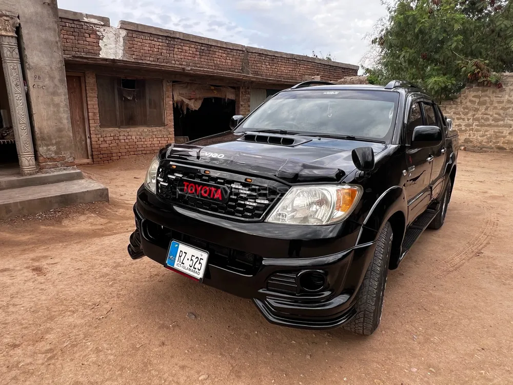 Toyota Hilux 2010 for Sale in Fateh Jang Image-1