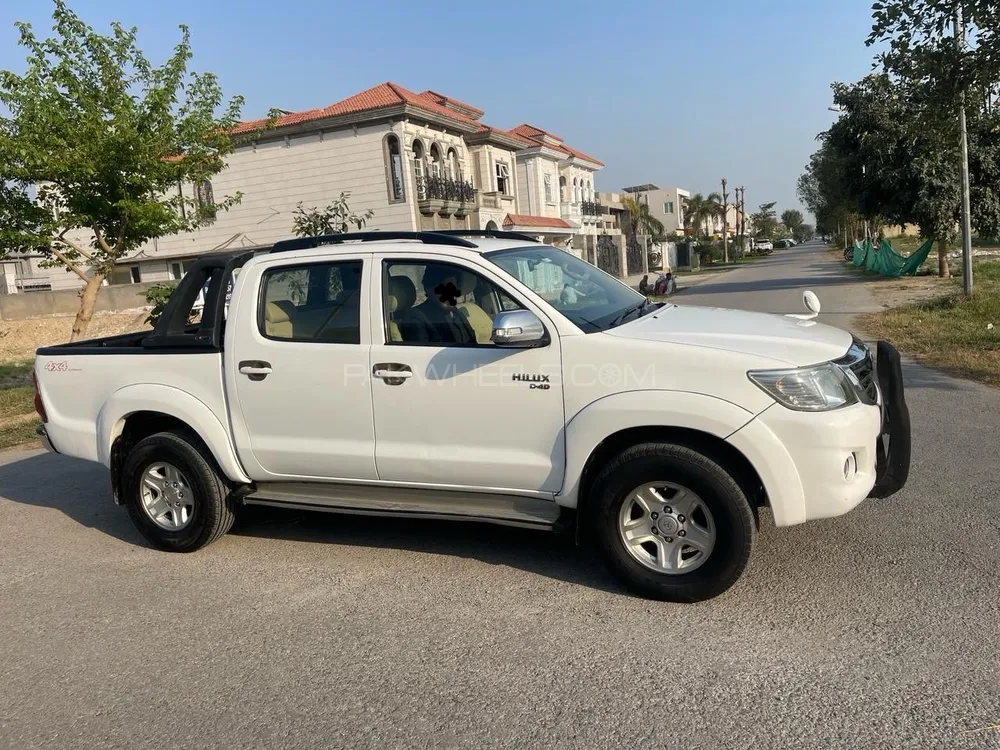 Toyota Hilux 2015 for sale in Lahore