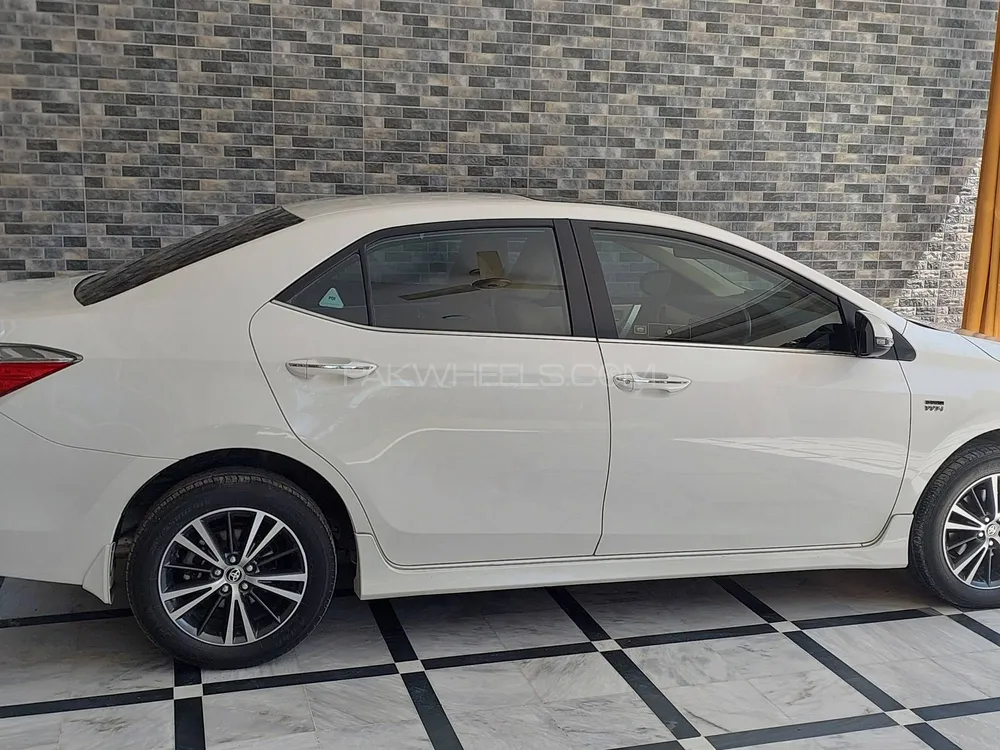 Toyota Corolla 2020 for Sale in Mardan Image-1