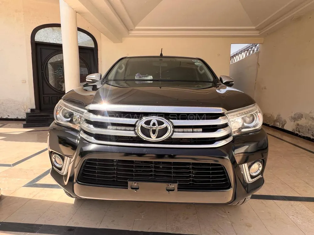 Toyota Hilux 2019 for Sale in Sadiqabad Image-1