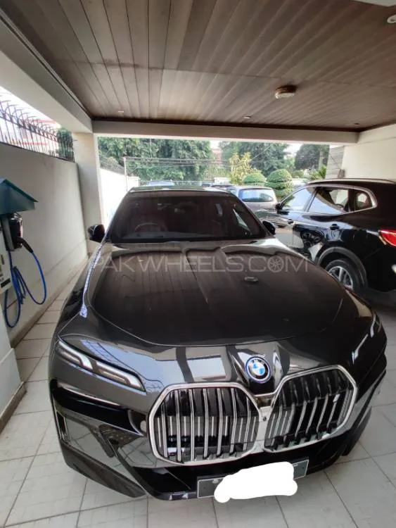 BMW / بی ایم ڈبلیو i7 2023 for Sale in لاہور Image-1