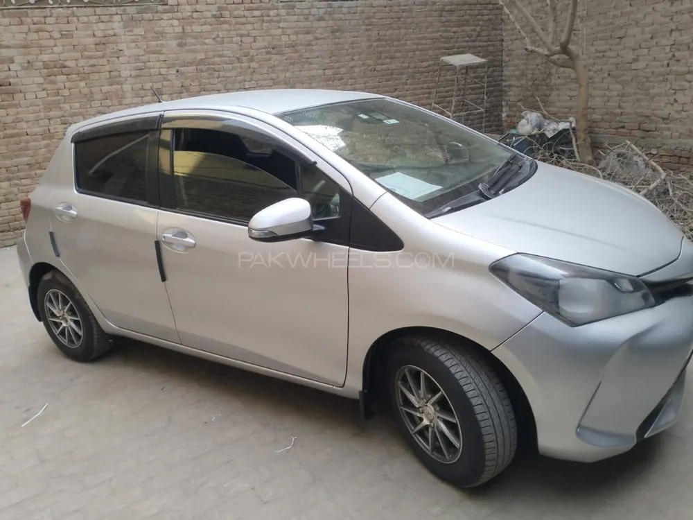 Toyota Vitz 2015 for sale in Multan